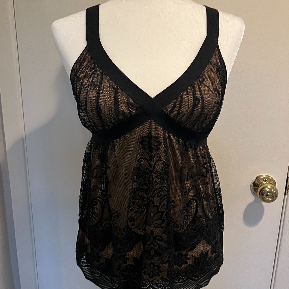 Max Studio black cami top with black lace over beige lining, Size XS